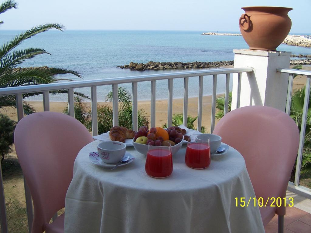 Hotel Sul Mare Al Gabbiano Scoglitti Exterior photo