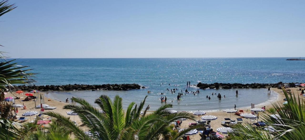 Hotel Sul Mare Al Gabbiano Scoglitti Exterior photo