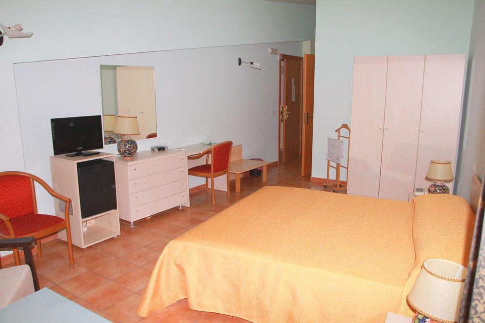 Hotel Sul Mare Al Gabbiano Scoglitti Exterior photo
