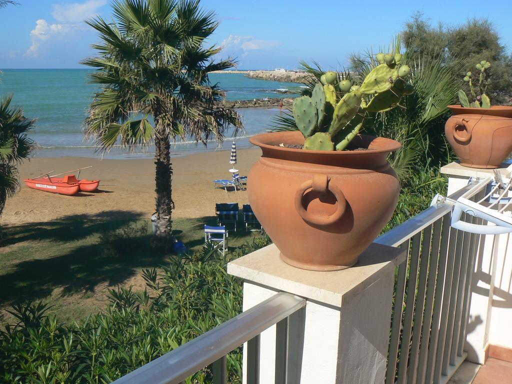 Hotel Sul Mare Al Gabbiano Scoglitti Exterior photo