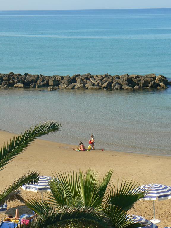 Hotel Sul Mare Al Gabbiano Scoglitti Exterior photo