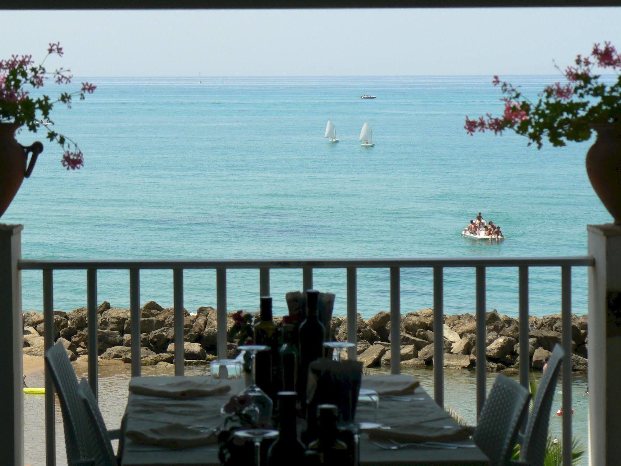 Hotel Sul Mare Al Gabbiano Scoglitti Exterior photo