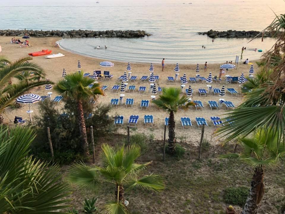 Hotel Sul Mare Al Gabbiano Scoglitti Exterior photo